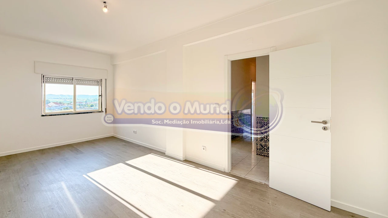 Apartamento T3 para Venda em Samora Correia Foto 9