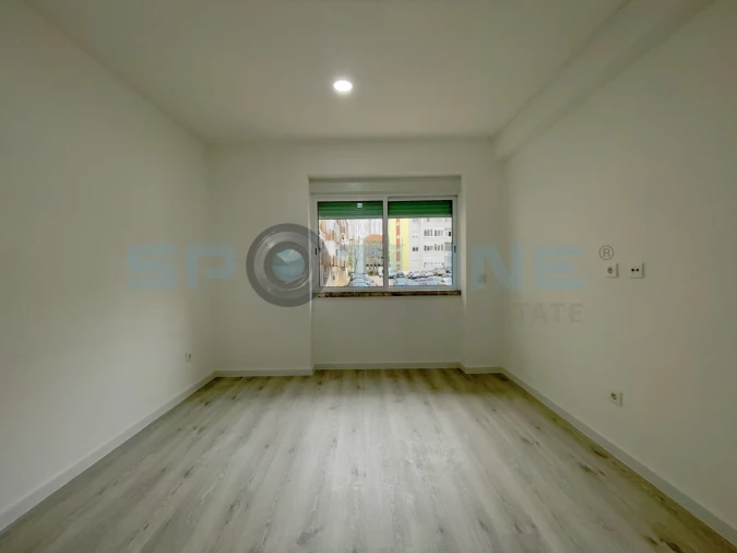 Apartamento T2 para Venda em Almada, Cova da Piedade, Pragal e Cacilhas Foto 34