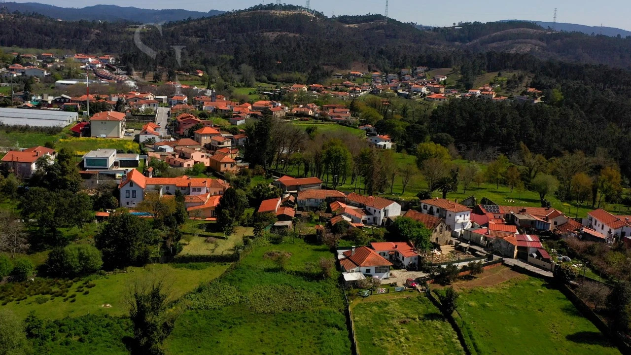Moradia T4 para Venda em Macieira de Sarnes Foto 16