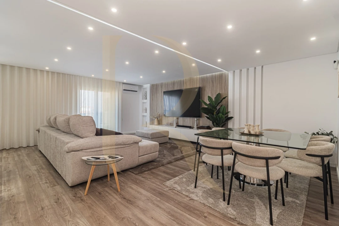 Apartamento T3 para Venda em Amora Foto 2