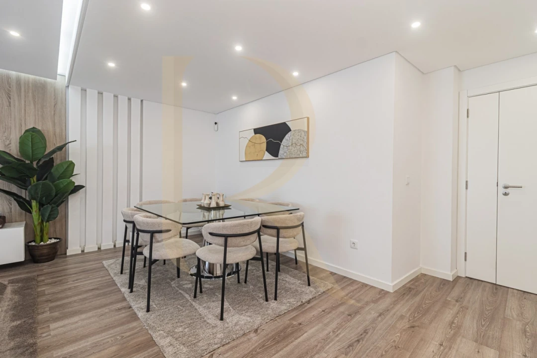 Apartamento T3 para Venda em Amora Foto 3