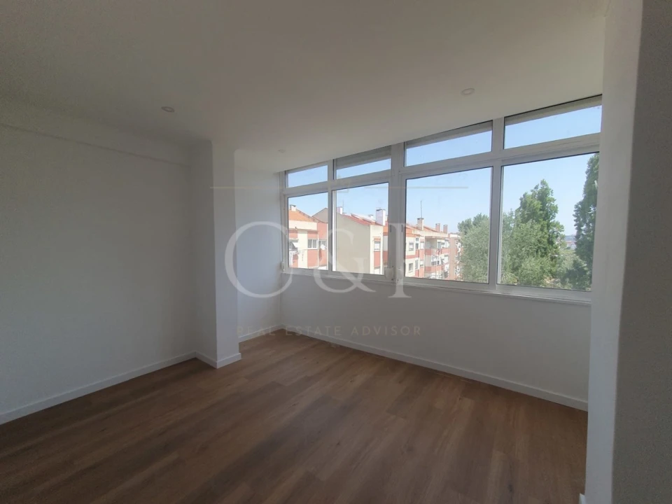 Apartamento T2 para Venda em Odivelas Foto 11