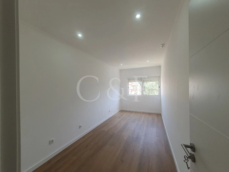Apartamento T2 para Venda em Odivelas Foto 13