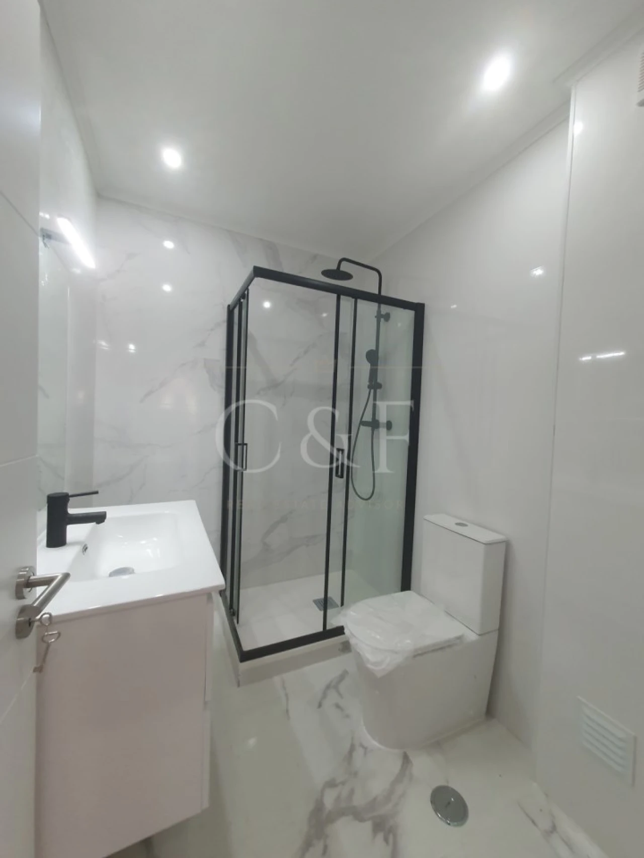 Apartamento T2 para Venda em Odivelas Foto 16