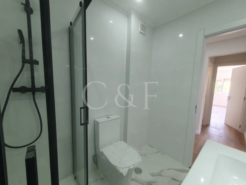 Apartamento T2 para Venda em Odivelas Foto 17