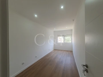 Apartamento T2 para Venda em Odivelas