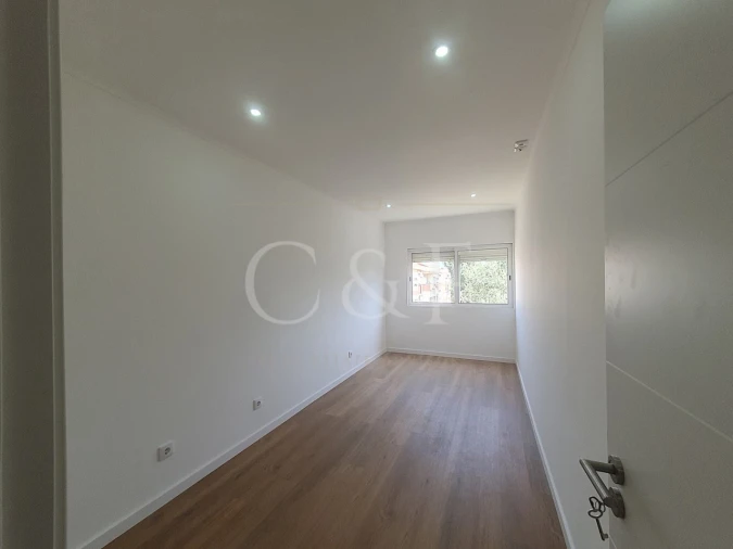 Apartamento T2 para Venda em Odivelas Foto 13