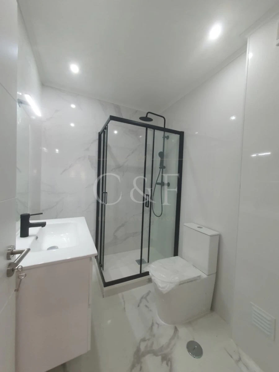 Apartamento T2 para Venda em Odivelas Foto 16