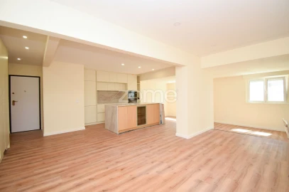 Apartamento T2 para Venda em Santa Iria de Azoia, São João da Talha e Bobadela