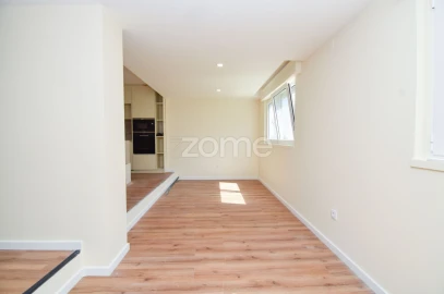 Apartamento T2 para Venda em Santa Iria de Azoia, São João da Talha e Bobadela