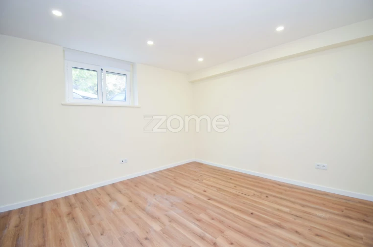 Apartamento T2 para Venda em Santa Iria de Azoia, São João da Talha e Bobadela Foto 8
