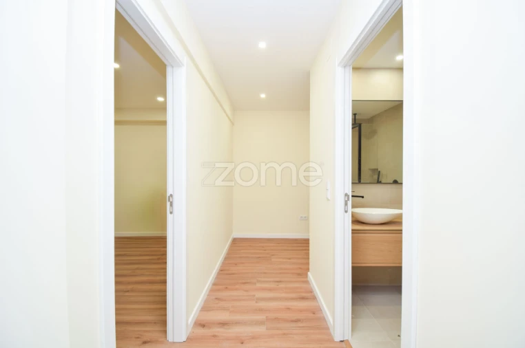 Apartamento T2 para Venda em Santa Iria de Azoia, São João da Talha e Bobadela Foto 10