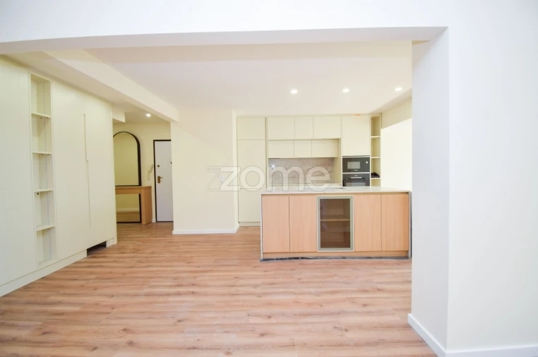 Apartamento T2 para Venda em Santa Iria de Azoia, São João da Talha e Bobadela Foto 17