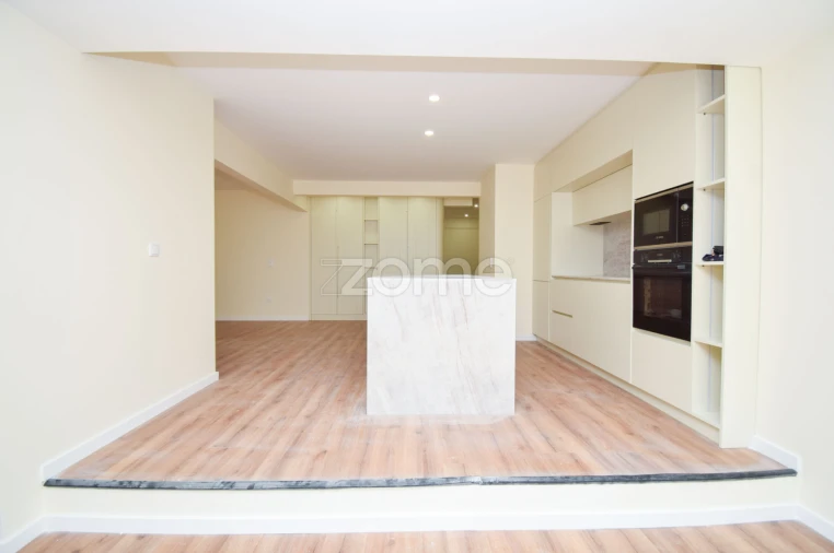 Apartamento T2 para Venda em Santa Iria de Azoia, São João da Talha e Bobadela Foto 23