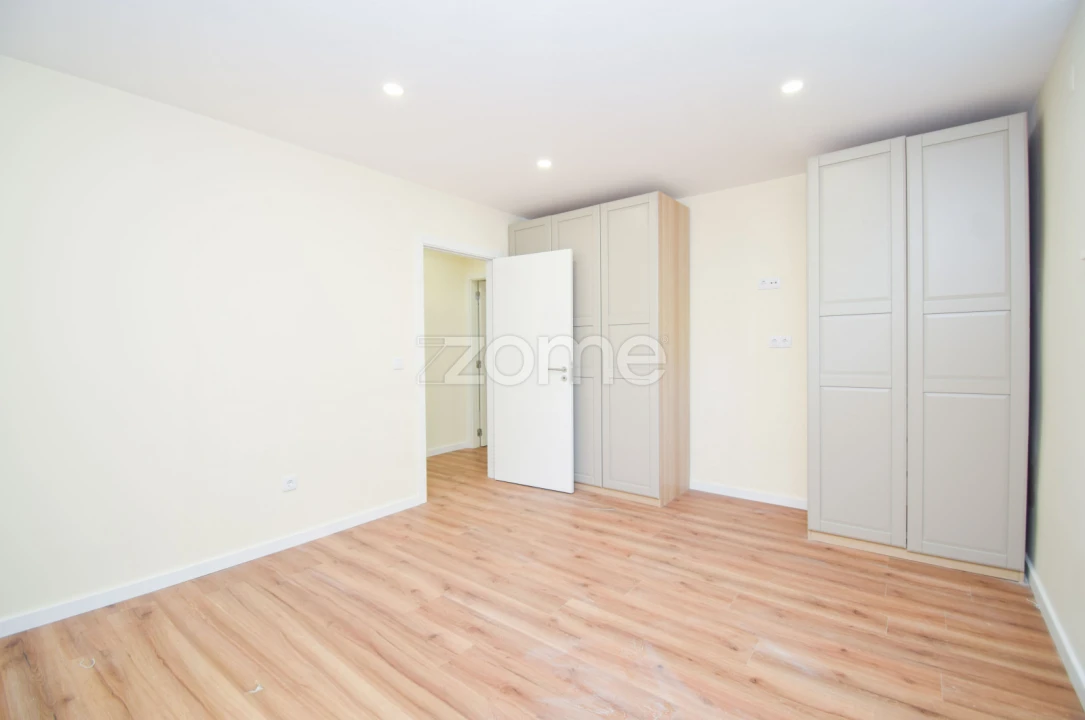 Apartamento T2 para Venda em Santa Iria de Azoia, São João da Talha e Bobadela Foto 9