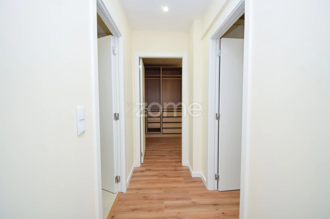 Apartamento T2 para Venda em Santa Iria de Azoia, São João da Talha e Bobadela Foto 13