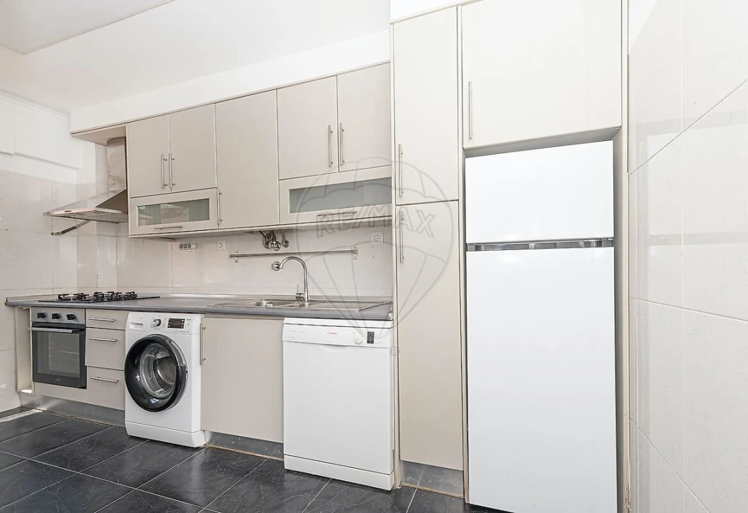 Apartamento T2 para Venda em Campo de Ourique Foto 18