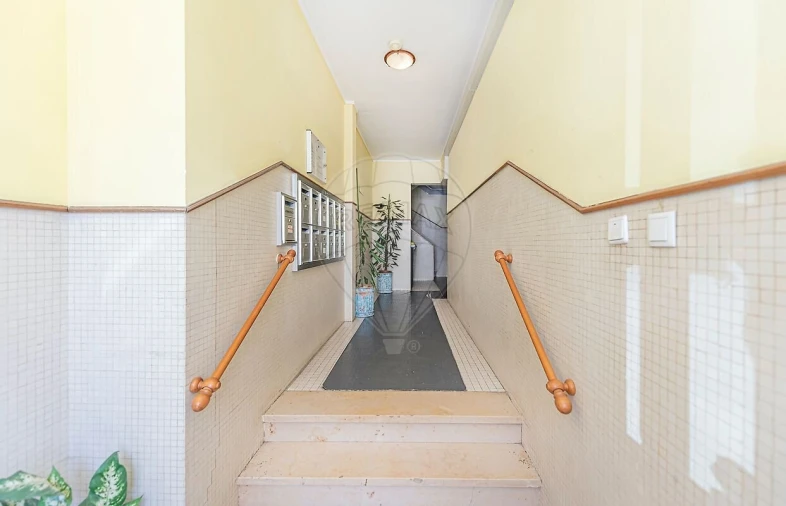 Apartamento T2 para Venda em Campo de Ourique Foto 24