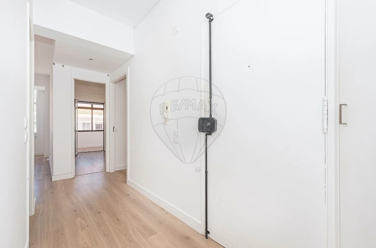 Apartamento T2 para Venda em Campo de Ourique Foto 5
