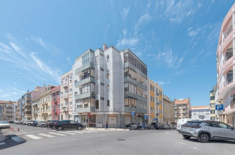 Apartamento T2 para Venda em Campo de Ourique Foto 25