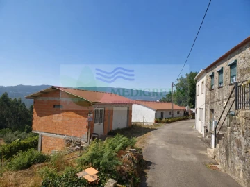 Moradia T1 para Venda em Cedrim e Paradela