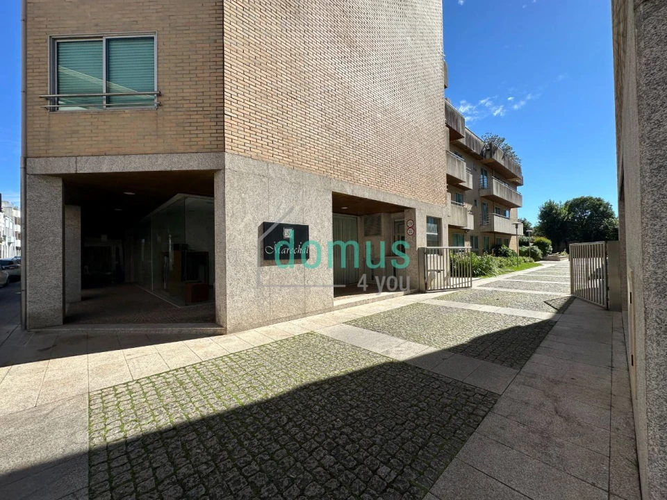 Apartamento T3 para Venda em Lordelo do Ouro e Massarelos Foto 1