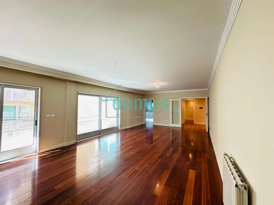 Apartamento T3 para Venda em Lordelo do Ouro e Massarelos Foto 4