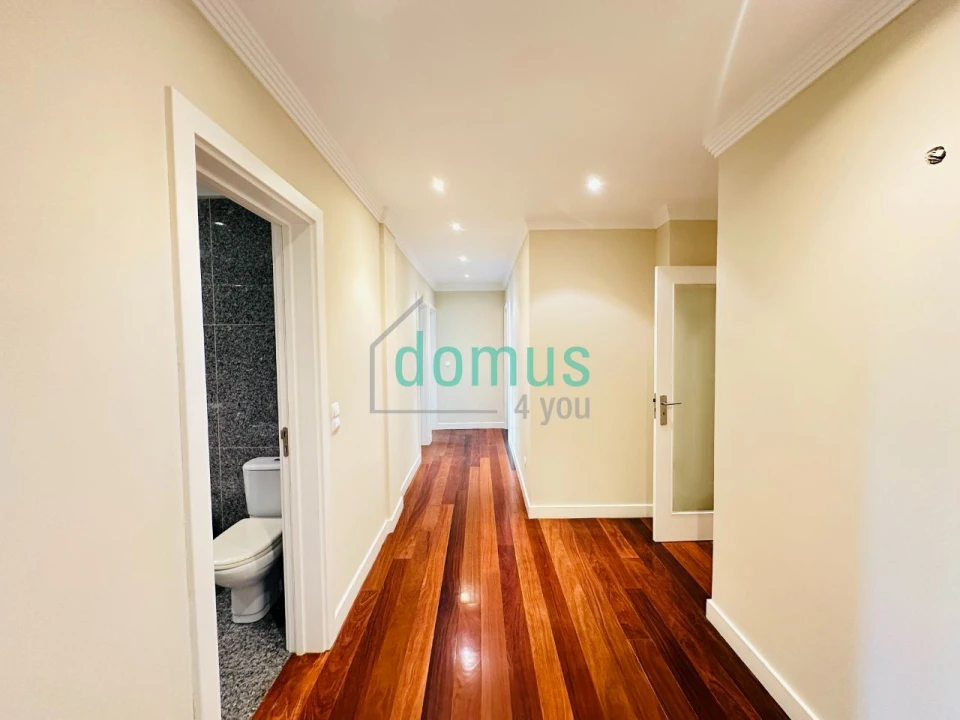 Apartamento T3 para Venda em Lordelo do Ouro e Massarelos Foto 10
