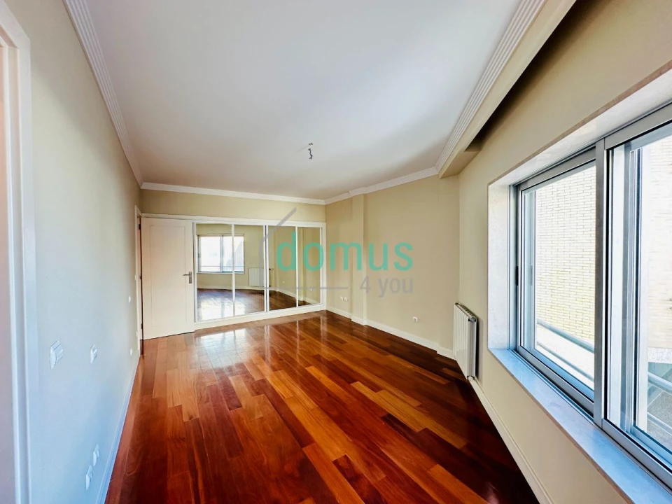 Apartamento T3 para Venda em Lordelo do Ouro e Massarelos Foto 11