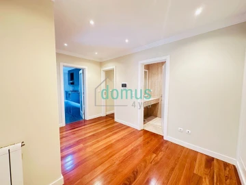 Apartamento T3 para Venda em Lordelo do Ouro e Massarelos