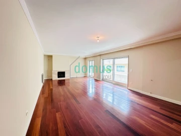 Apartamento T3 para Venda em Lordelo do Ouro e Massarelos