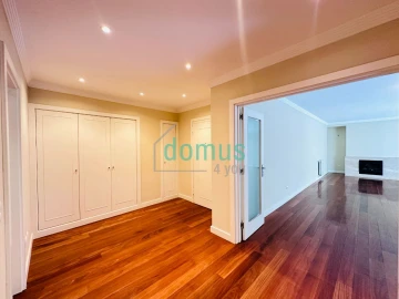 Apartamento T3 para Venda em Lordelo do Ouro e Massarelos