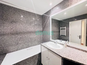 Apartamento T3 para Venda em Lordelo do Ouro e Massarelos