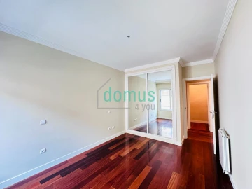 Apartamento T3 para Venda em Lordelo do Ouro e Massarelos