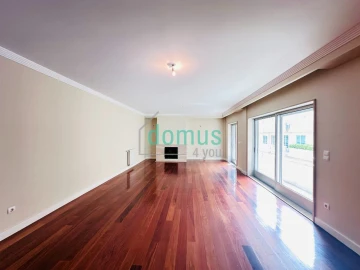 Apartamento T3 para Venda em Lordelo do Ouro e Massarelos
