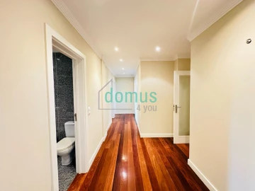 Apartamento T3 para Venda em Lordelo do Ouro e Massarelos