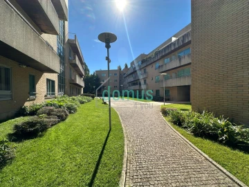 Apartamento T3 para Venda em Lordelo do Ouro e Massarelos
