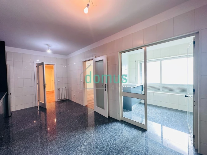 Apartamento T3 para Venda em Lordelo do Ouro e Massarelos Foto 4