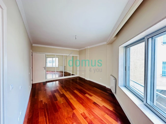 Apartamento T3 para Venda em Lordelo do Ouro e Massarelos Foto 12