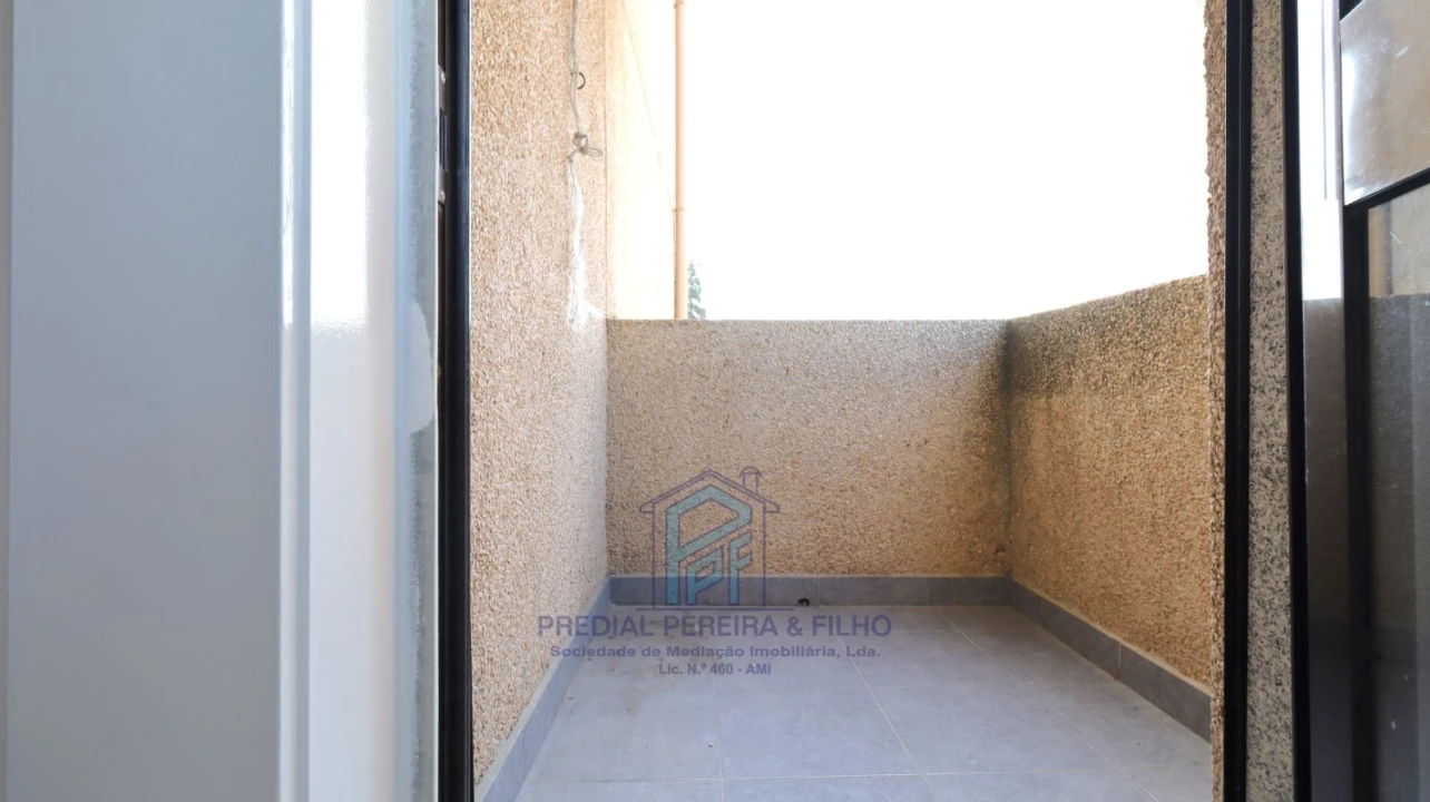 Apartamento T2 para Venda em Rio Tinto Foto 9