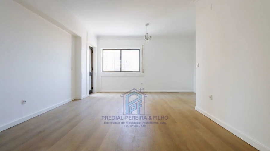 Apartamento T2 para Venda em Rio Tinto Foto 3