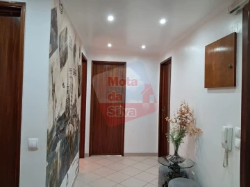 Apartamento T3 para Venda em Corroios