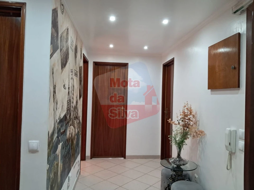 Apartamento T3 para Venda em Corroios Foto 5