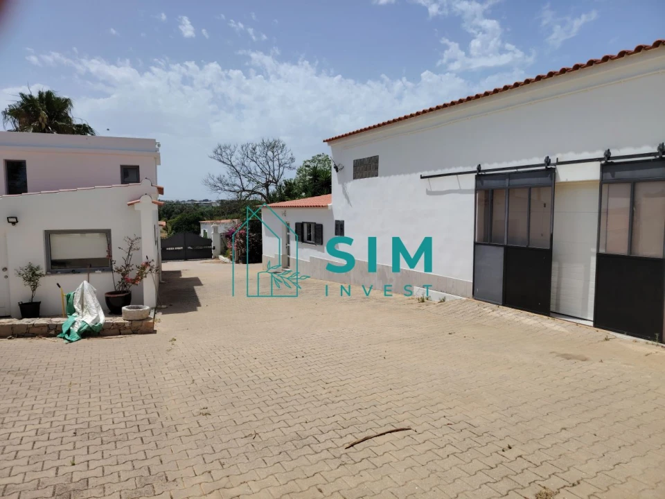 Moradia T4 para Venda em Quelfes Foto 5