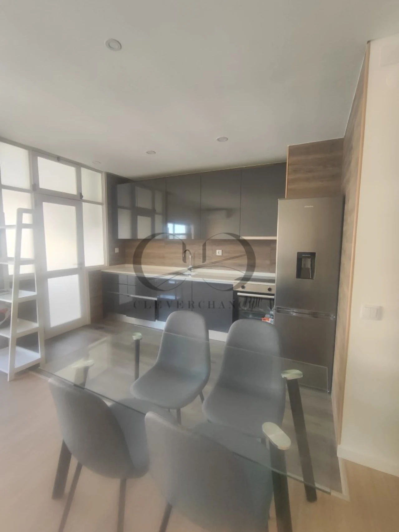 Apartamento T2 para Venda em Vilar de Andorinho Foto 1