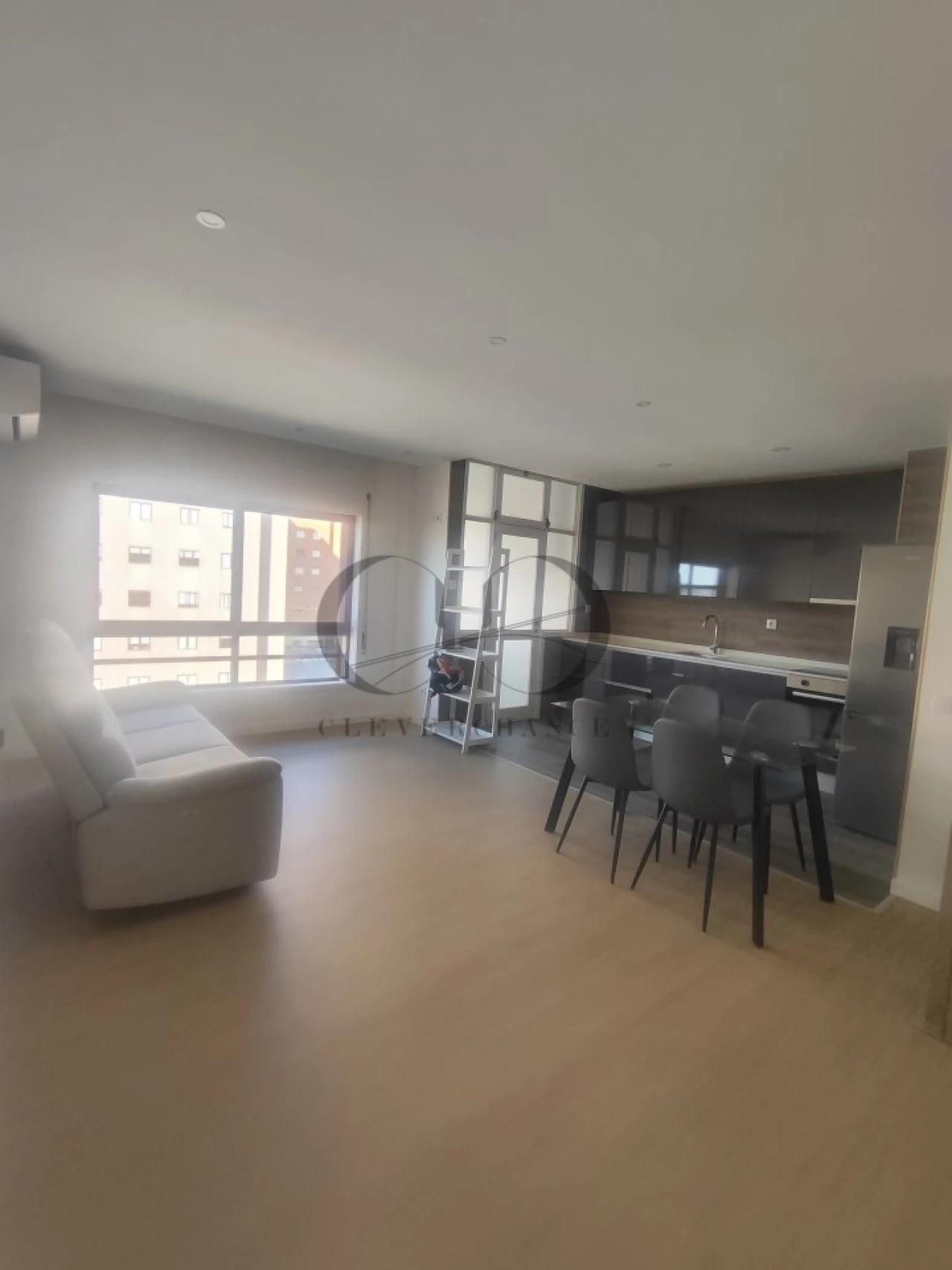 Apartamento T2 para Venda em Vilar de Andorinho Foto 2