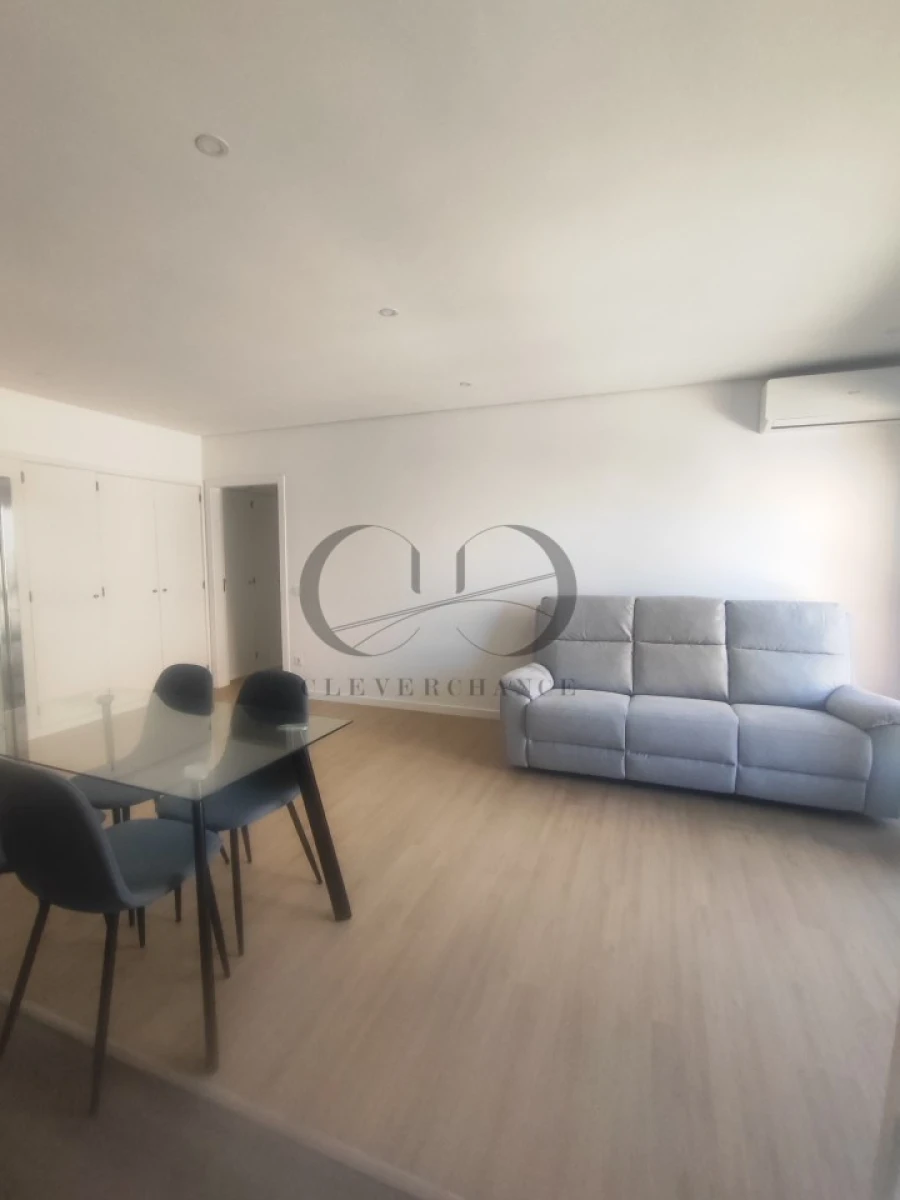 Apartamento T2 para Venda em Vilar de Andorinho Foto 5