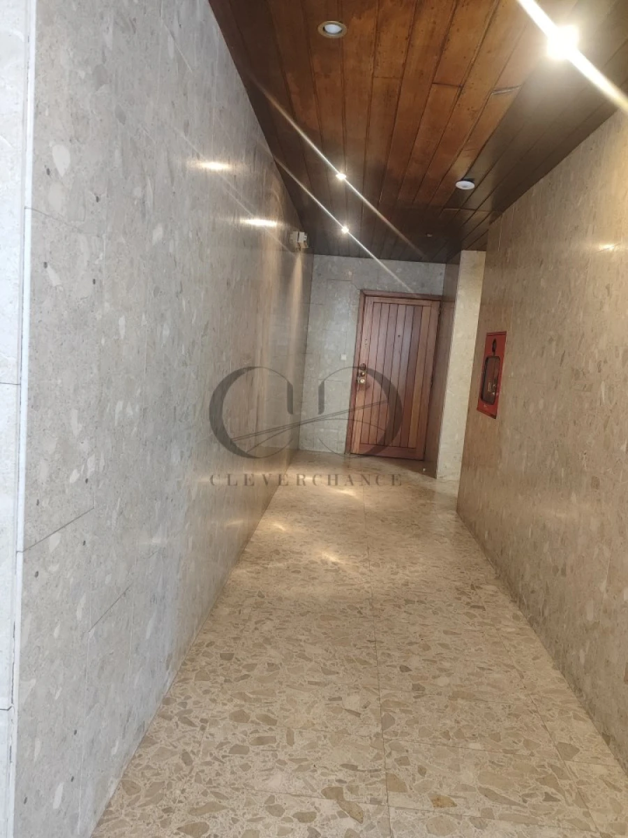 Apartamento T2 para Venda em Vilar de Andorinho Foto 15