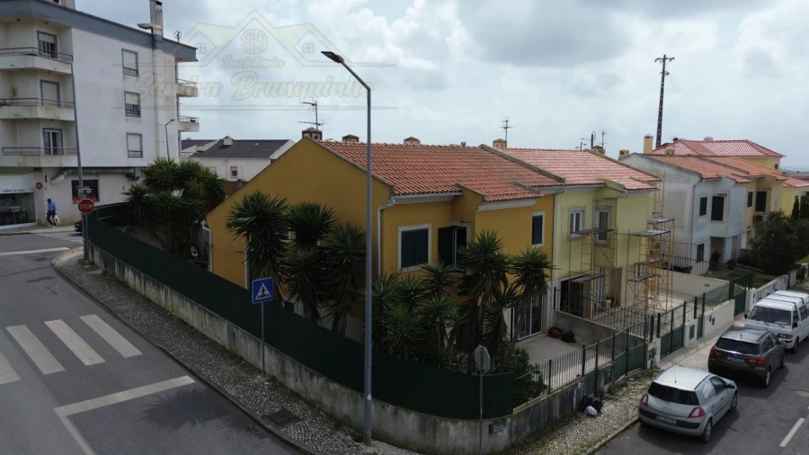 Moradia T4 para Venda em Sobral de Monte Agraço Foto 4