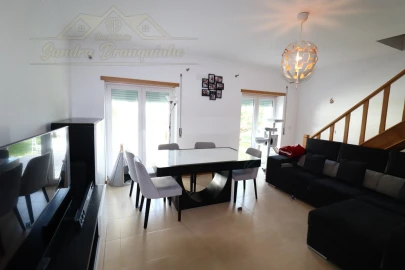 Moradia T3 para Venda em Santa Barbara